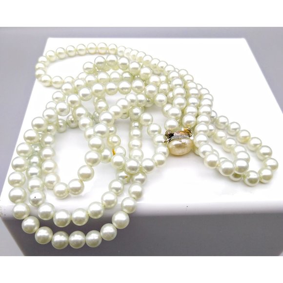 Xtra Long Vintage Faux Pearl Necklace, White Strand Flapper Length Classic Beads - Picture 2 of 5